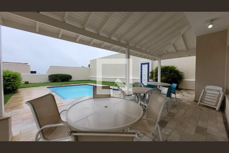 Casa de condomínio à venda com 250m², 4 quartos e 4 vagas Casa de condomínio à venda com 250m², 4 quartos e 4 vagasPiscina