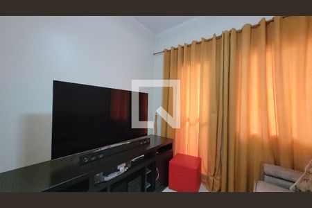 Sala de TV de casa de condomínio à venda com 4 quartos, 242m² em Bairro das Palmeiras, Campinas