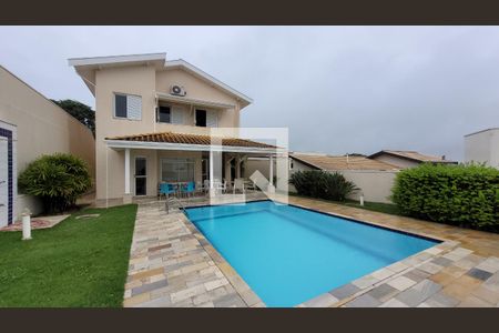 Casa de condomínio à venda com 250m², 4 quartos e 4 vagas Casa de condomínio à venda com 250m², 4 quartos e 4 vagasPiscina