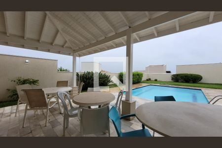 Casa de condomínio à venda com 250m², 4 quartos e 4 vagas Casa de condomínio à venda com 250m², 4 quartos e 4 vagasPiscina