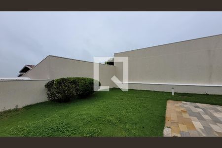 Casa de condomínio à venda com 250m², 4 quartos e 4 vagas Casa de condomínio à venda com 250m², 4 quartos e 4 vagasPiscina