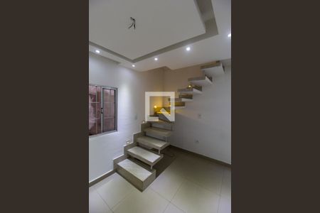 Apartamento para alugar com 100m², 2 quartos e 1 vagaEscada