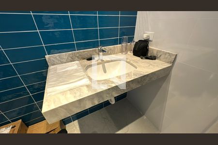 Casa à venda com 166m², 3 quartos e 4 vagas Casa à venda com 166m², 3 quartos e 4 vagasBanheiro