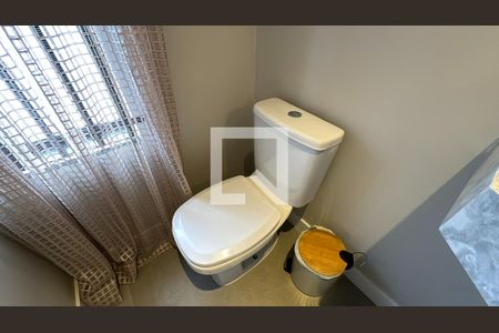 Casa à venda com 166m², 3 quartos e 4 vagas Casa à venda com 166m², 3 quartos e 4 vagasBanheiro