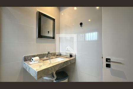 Casa à venda com 166m², 3 quartos e 4 vagas Casa à venda com 166m², 3 quartos e 4 vagasBanheiro