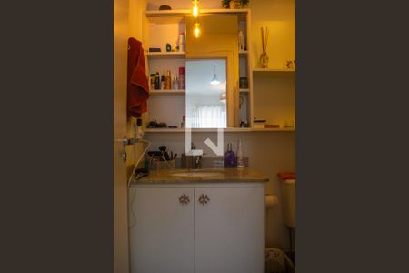 Banheiro suite de apartamento à venda com 2 quartos, 60m² em Glória, Porto Alegre