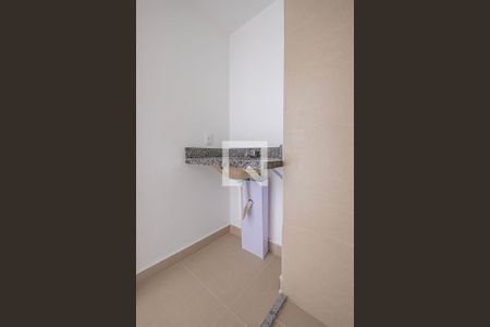 Banheiro de kitnet/studio à venda com 1 quarto, 25m² em Pinheiros, São Paulo