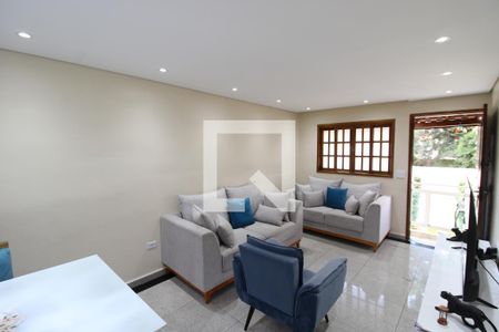 Sala de casa de condomínio à venda com 2 quartos, 120m² em Vila Dionisia, São Paulo
