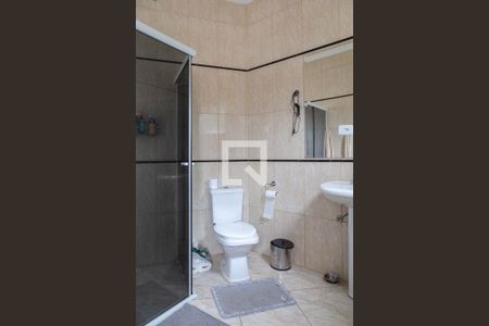 Casa à venda com 460m², 5 quartos e 6 vagas Casa à venda com 460m², 5 quartos e 6 vagasBanheiro Suíte 1