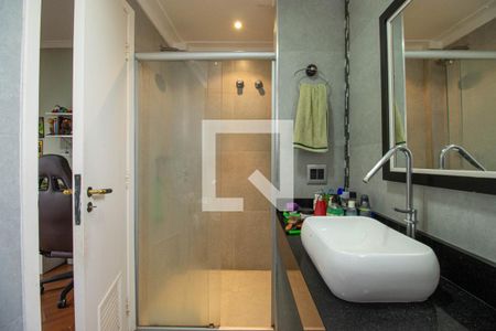 Apartamento à venda com 240m², 5 quartos e 3 vagas Apartamento à venda com 240m², 5 quartos e 3 vagasBanheiro da Suíte 4