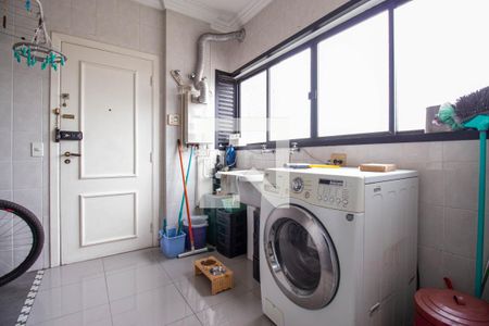 Apartamento à venda com 240m², 5 quartos e 3 vagas Apartamento à venda com 240m², 5 quartos e 3 vagasÁrea de Serviço