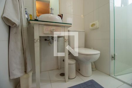 Apartamento à venda com 240m², 5 quartos e 3 vagas Apartamento à venda com 240m², 5 quartos e 3 vagasBanheiro da Suíte 2