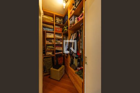 Suíte 1 - Closet 1 de apartamento à venda com 5 quartos, 240m² em Jardim Vila Mariana, São Paulo