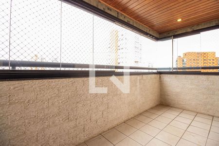 Apartamento à venda com 240m², 5 quartos e 3 vagas Apartamento à venda com 240m², 5 quartos e 3 vagasVaranda da Suíte 1