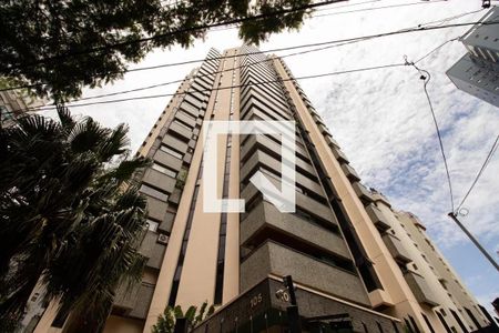 Apartamento à venda com 240m², 5 quartos e 3 vagas Apartamento à venda com 240m², 5 quartos e 3 vagasFachada do Prédio