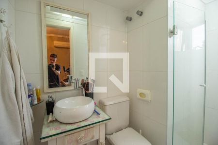 Apartamento à venda com 240m², 5 quartos e 3 vagas Apartamento à venda com 240m², 5 quartos e 3 vagasBanheiro da Suíte 2