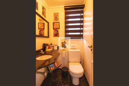 Apartamento à venda com 240m², 5 quartos e 3 vagas Apartamento à venda com 240m², 5 quartos e 3 vagasLavabo