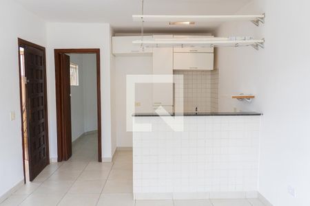 Sala/Cozinha de casa para alugar com 1 quarto, 60m² em Parque Ipe, São Paulo