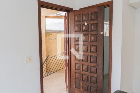 Entrada de casa para alugar com 1 quarto, 60m² em Parque Ipe, São Paulo