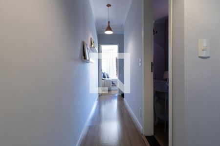 Casa à venda com 160m², 3 quartos e 2 vagasCorredor