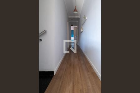 Casa à venda com 160m², 3 quartos e 2 vagasCorredor