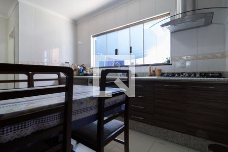 Casa à venda com 160m², 3 quartos e 2 vagasCozinha