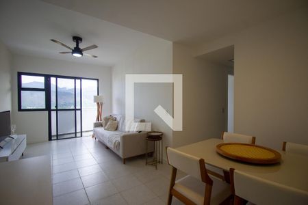 Sala de apartamento para alugar com 2 quartos, 78m² em Barra da Tijuca, Rio de Janeiro