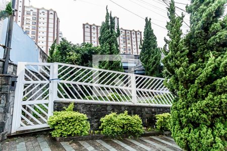 Casa para alugar com 1300m², 6 quartos e 6 vagas Casa para alugar com 1300m², 6 quartos e 6 vagasFachada