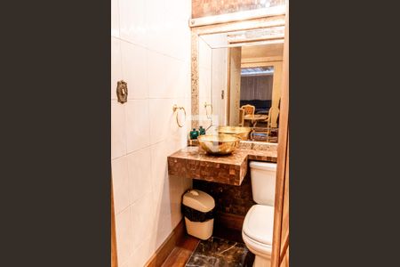 Casa para alugar com 1300m², 6 quartos e 6 vagas Casa para alugar com 1300m², 6 quartos e 6 vagasBanheiro 1