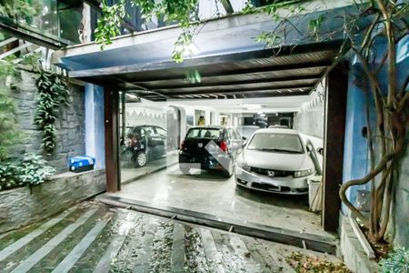 Casa para alugar com 1300m², 6 quartos e 6 vagas Casa para alugar com 1300m², 6 quartos e 6 vagasGaragem