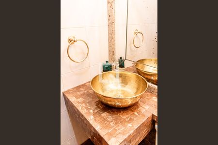 Casa para alugar com 1300m², 6 quartos e 6 vagas Casa para alugar com 1300m², 6 quartos e 6 vagasBanheiro 1