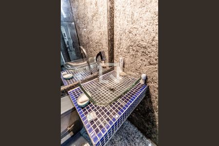 Casa para alugar com 1300m², 6 quartos e 6 vagas Casa para alugar com 1300m², 6 quartos e 6 vagasBanheiro 2