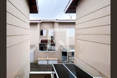 Casa de condomínio à venda com 68m², 2 quartos e 2 vagasVista