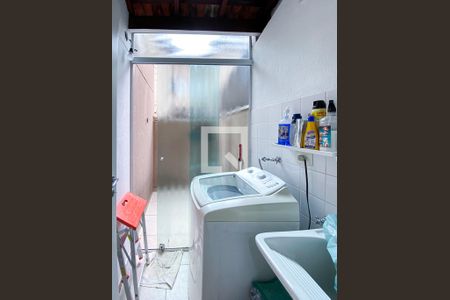 Casa de condomínio à venda com 68m², 2 quartos e 2 vagasÁrea de Serviço