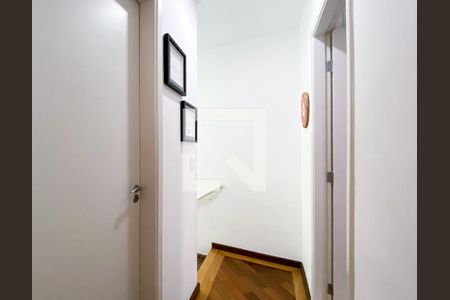 Corredor de casa de condomínio para alugar com 2 quartos, 68m² em Jardim Sarah, São Paulo