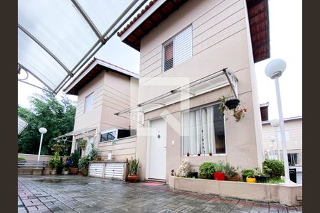 Casa de condomínio à venda com 68m², 2 quartos e 2 vagasFachada