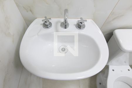 Apartamento à venda com 38m², 2 quartos e 1 vaga Apartamento à venda com 38m², 2 quartos e 1 vagaDetalhe banheiro