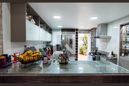 Casa à venda com 240m², 5 quartos e 3 vagascozinha