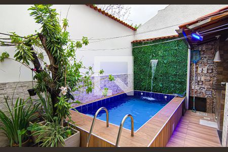 Casa à venda com 240m², 5 quartos e 3 vagaspiscina