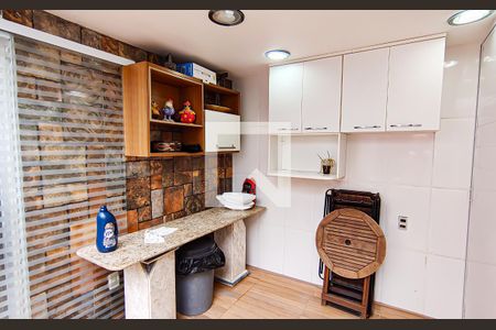 Casa à venda com 240m², 5 quartos e 3 vagasarea de serviço