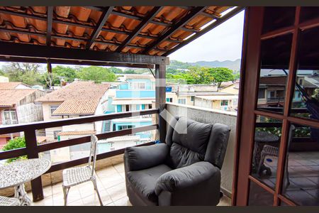 Casa à venda com 240m², 5 quartos e 3 vagasvaranda quarto 4