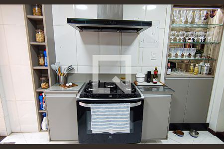 Casa à venda com 240m², 5 quartos e 3 vagascozinha