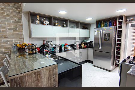 Casa à venda com 240m², 5 quartos e 3 vagascozinha