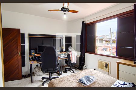 Casa à venda com 240m², 5 quartos e 3 vagasquarto 2