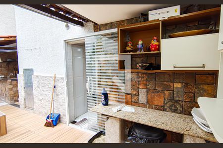 Casa à venda com 240m², 5 quartos e 3 vagasarea de serviço