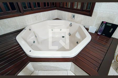 Casa à venda com 240m², 5 quartos e 3 vagasbanheiro quarto 4