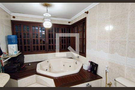 Casa à venda com 240m², 5 quartos e 3 vagasbanheiro quarto 4