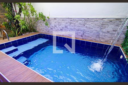 Casa à venda com 240m², 5 quartos e 3 vagaspiscina