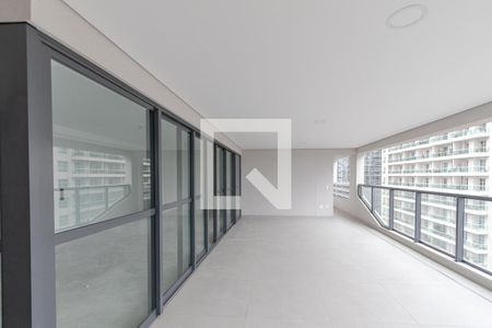 Apartamento à venda com 227m², 3 quartos e 4 vagas Apartamento à venda com 227m², 3 quartos e 4 vagasVaranda da Sala