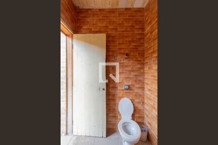 Casa à venda com 13m², 3 quartos e 6 vagas Casa à venda com 13m², 3 quartos e 6 vagasBanheiro de Serviço 2